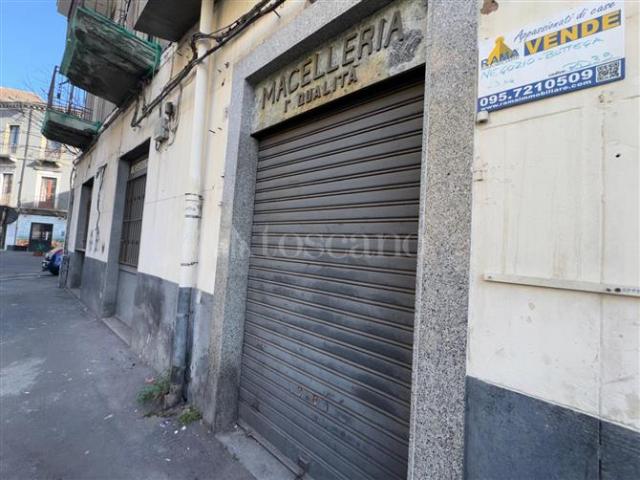Negozio di 23 mq a Ferrarotto, Palestro, Calcare Catania