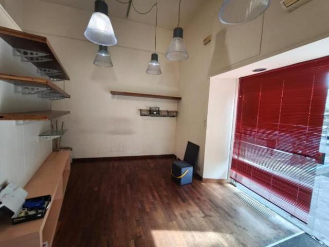 NEGOZIO di 2 vani e di 35 mq FIRENZE rif. AAJ311