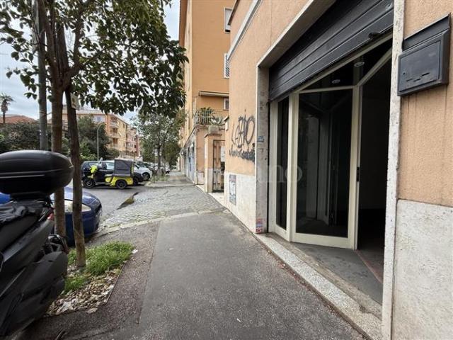 Negozio di 31 mq a Monteverde Nuovo Roma