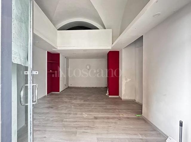 Negozio di 32 mq a Centro Gravina di Catania
