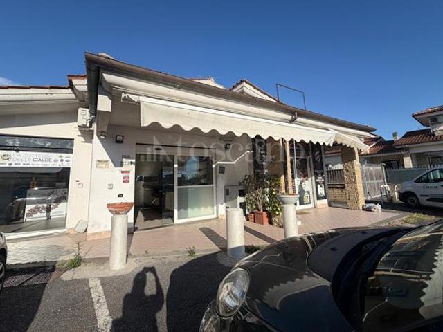 Negozio di 32 mq a Aranova, Torrimpietra, Testa di Lepre, Tragliata, Tragliatella Fiumicino