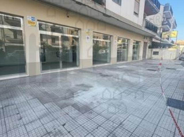 NEGOZIO di 3 vani e di 600 mq MESSINA rif. 3VS18052