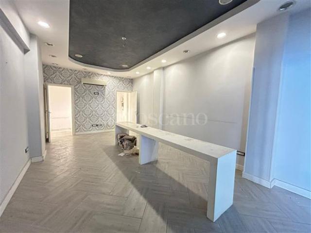 Negozio di 40 mq a Cinecittà, Quadraro Roma