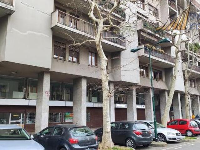 NEGOZIO DI 4 VETRINE IN AFFITTO A SESTO SAN GIOVANNI