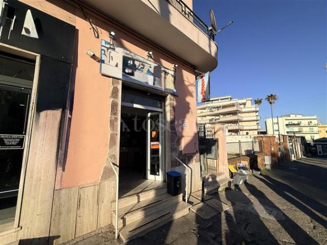 Negozio di 50 mq a Centro Nettuno