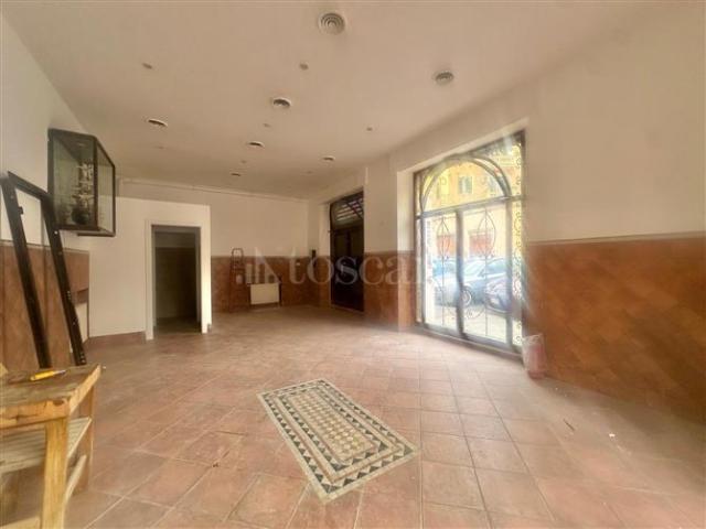 Negozio di 50 mq a Appio Latino, Colli Albani Roma