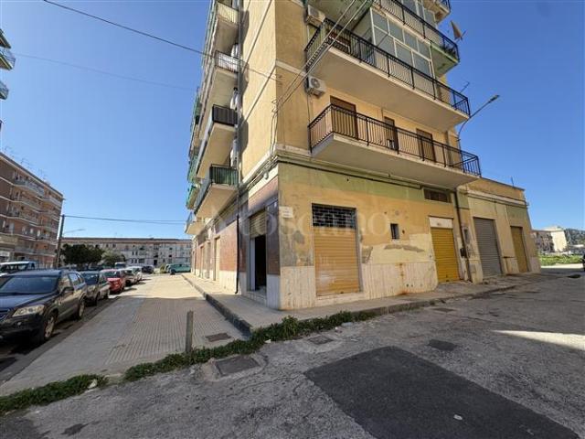 Negozio di 67 mq a Tica, Zecchino, Bosco Minniti, Santa Panagia Siracusa