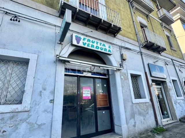 Negozio di 60 mq a Quattrograna, Bellizzi, Sant'Oronzo Avellino