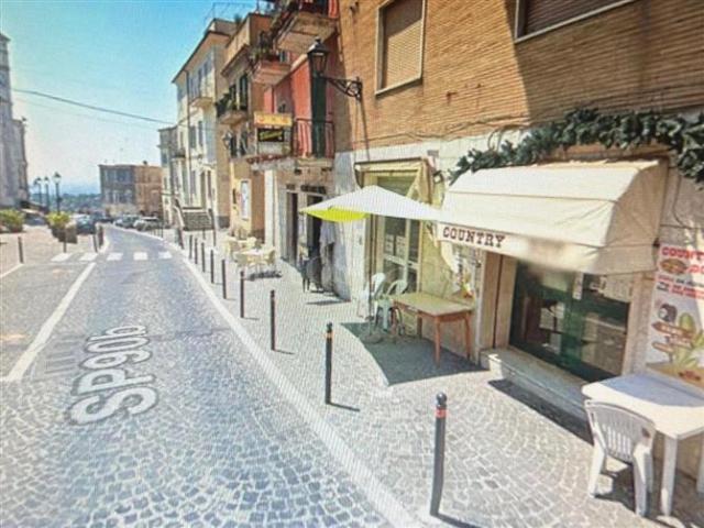 Negozio di 61 mq a Centro Ariccia