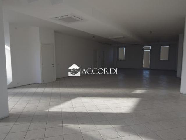 NEGOZIO di 6 vani e di 193 mq ALTIVOLE rif. BL059