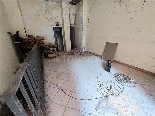 Negozio di 75 mq a Fuorigrotta, Bagnoli Napoli