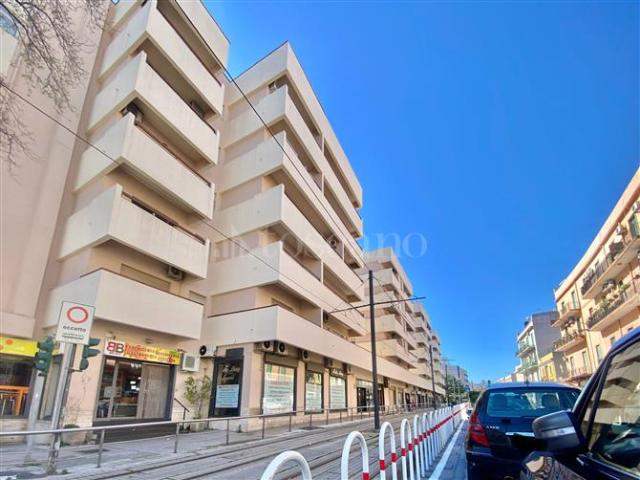 Negozio di 95 mq a Provinciale, Quartiere Lombardo Messina