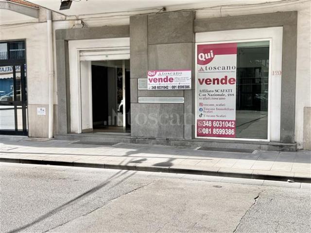 Negozio di 90 mq a Centro Scafati