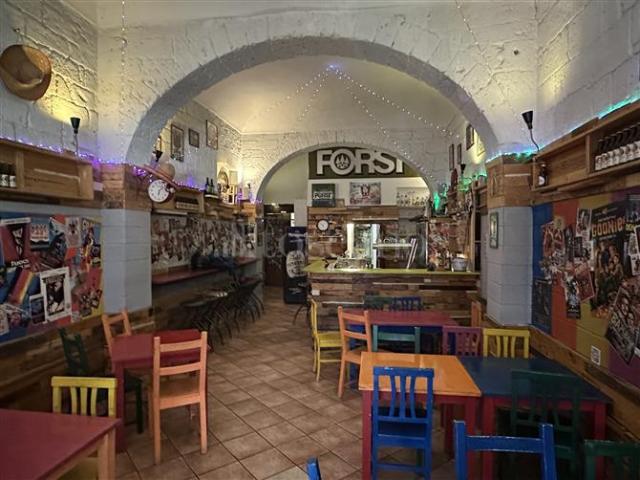 Negozio di 90 mq a Picone, Carrassi, San Pasquale, Mungivacca Bari