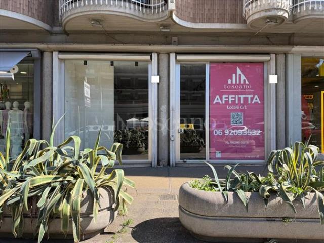 Negozio di 90 mq a Talenti, Monte Sacro, Nuovo Salario Roma
