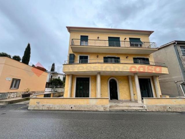 Negozio Guidonia Montecelio. Rif.: Cod. rif 3289349ACG