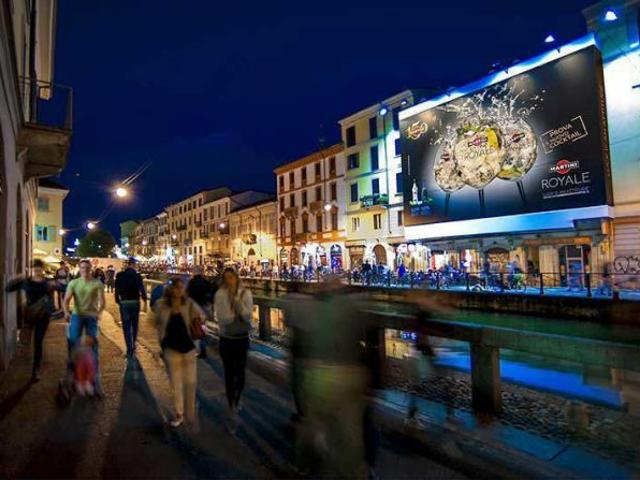 NEGOZIO IN AFFITTO 50 MQ. VIA VIGEVANO 1.800 EURO AL MESE ABBIAMO 1 NE