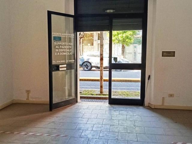 Negozio in affitto a Terni