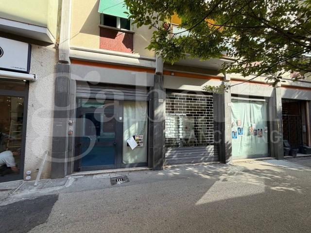 Negozio in affitto a Terni