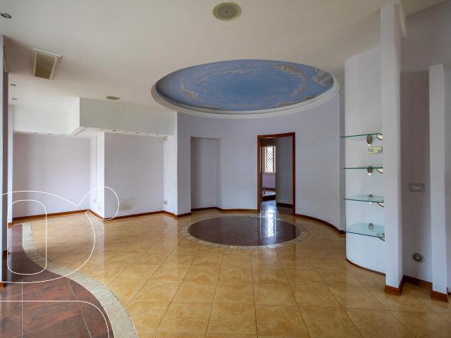 Negozio in affitto a Todi