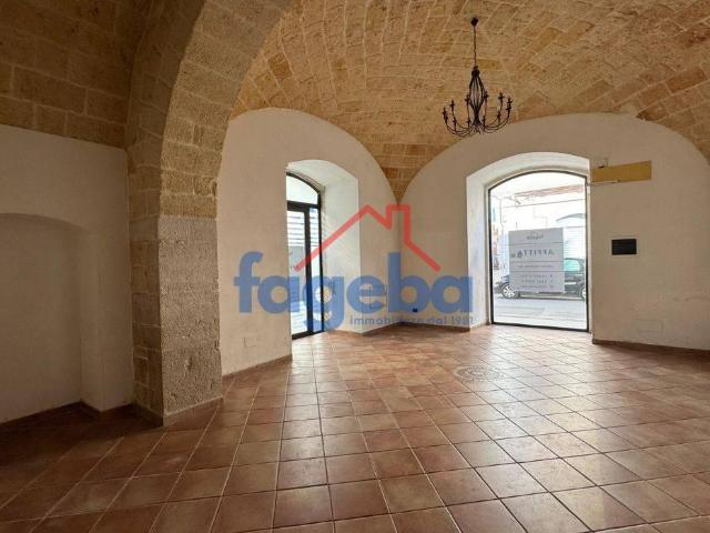 Negozio in affitto a Trani