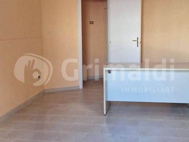 Negozio in affitto a Trani