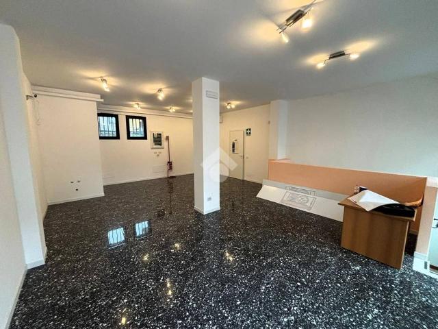 Negozio in affitto a Treviso