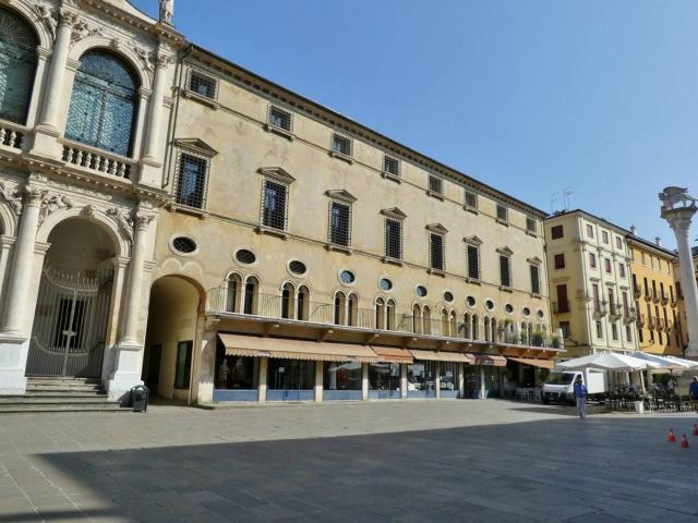 Negozio in affitto a Vicenza