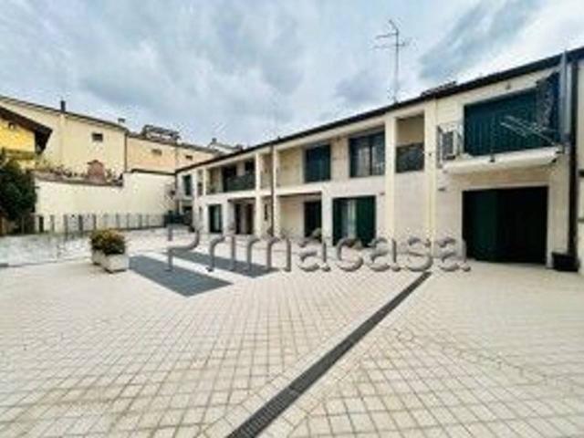 Negozio in affitto a Villafranca Di Verona