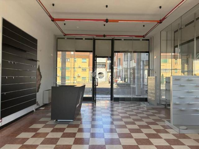 Negozio in affitto a Villafranca Di Verona
