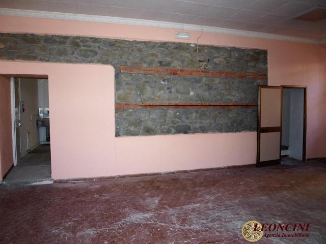 Negozio in affitto a Villafranca In Lunigiana