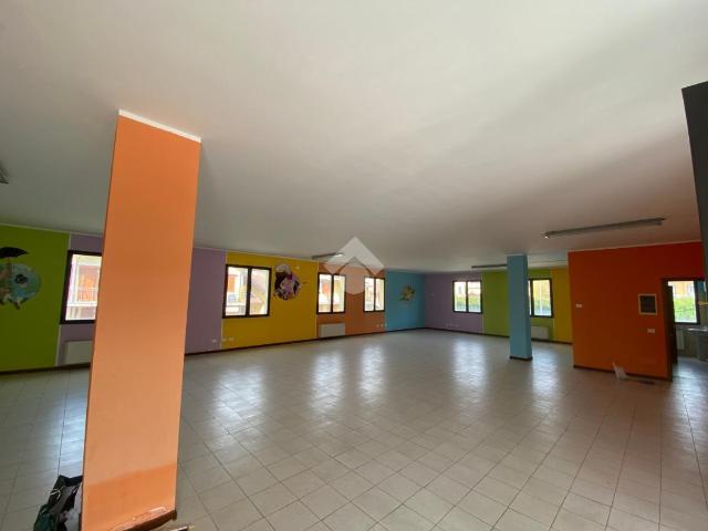 Negozio in affitto a Villongo
