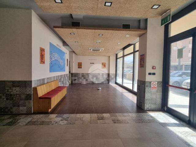 Negozio in affitto a Viterbo