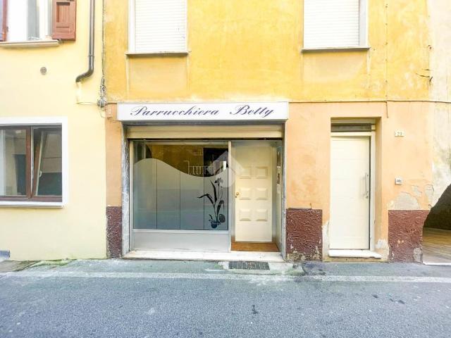 Negozio in affitto a Vobarno