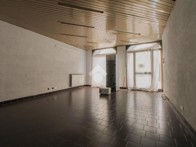 Negozio in affitto a Zogno