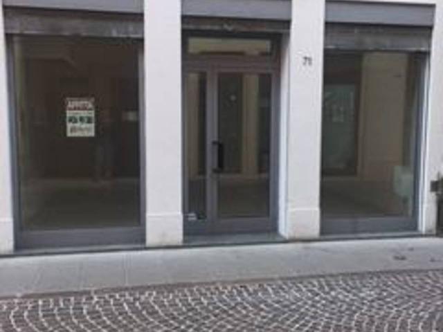 Negozio in affitto a Adria