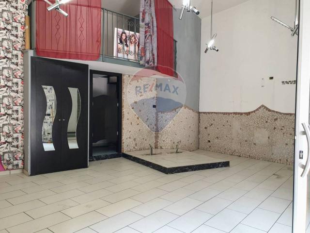 Negozio in affitto a Afragola