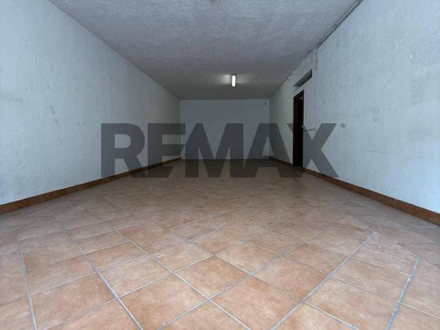 Negozio in affitto a Almenno San Salvatore