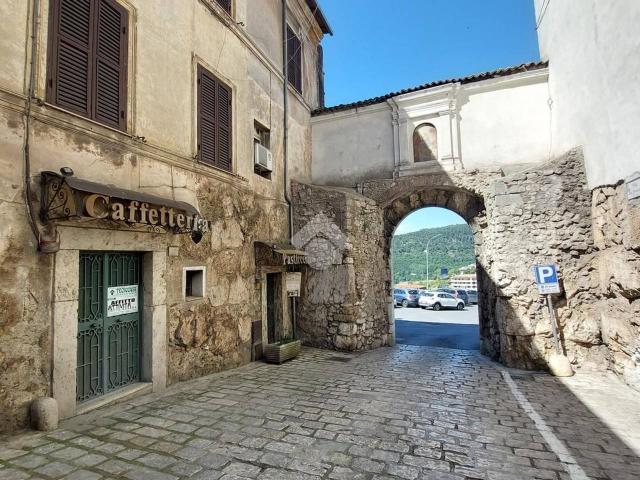 Negozio in affitto a Alatri