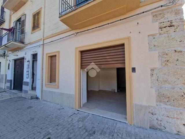 Negozio in affitto a Alcamo