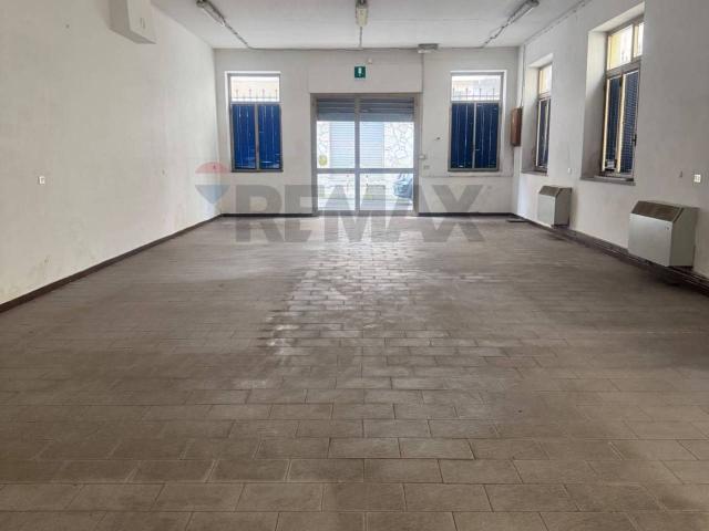 Negozio in affitto a Altare