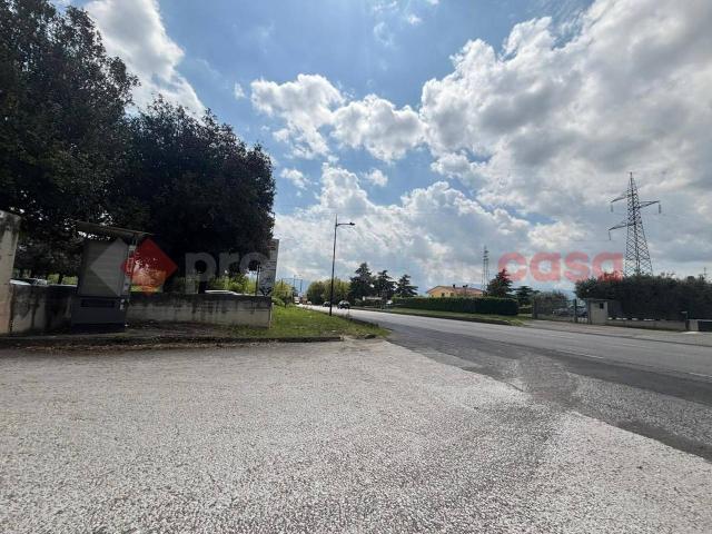 Negozio in affitto a Anagni