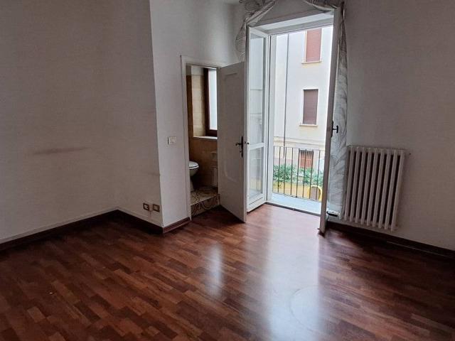 Negozio in affitto a Ancona