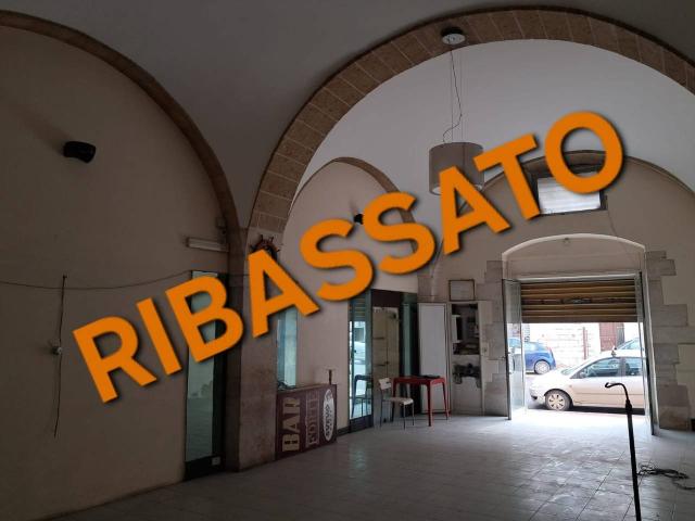 Negozio in affitto a Andria