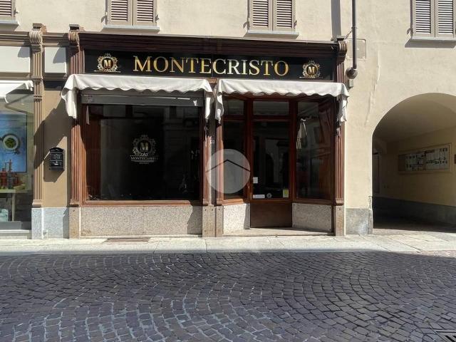 Negozio in affitto a Asti