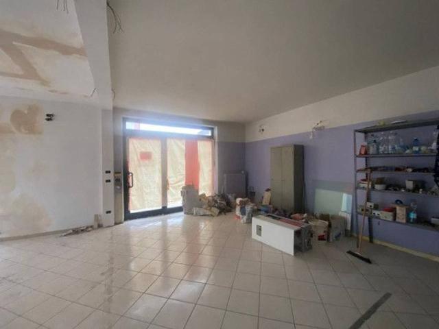 Negozio in affitto a Asti