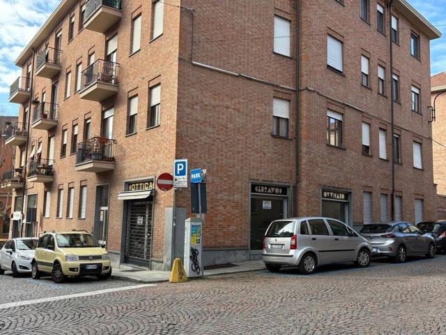 Negozio in affitto a Asti