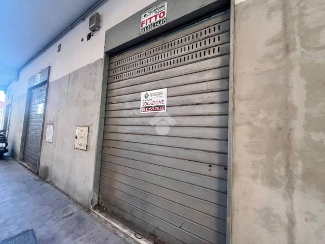 Negozio in affitto a Arzano