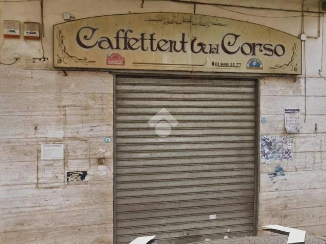 Negozio in affitto a Arzano