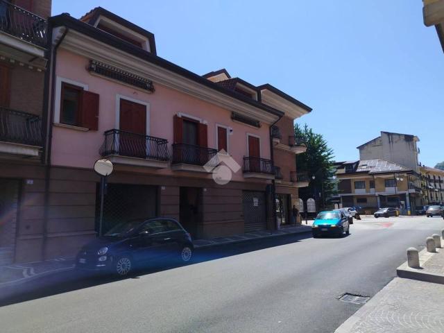 Negozio in affitto a Atripalda